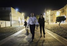 Θεσσαλονίκη: Χέρι χέρι Αλέξης Τσίπρας και Μπέτυ Μπαζιάνα – Τα στιγμιότυπα που συζητήθηκαν