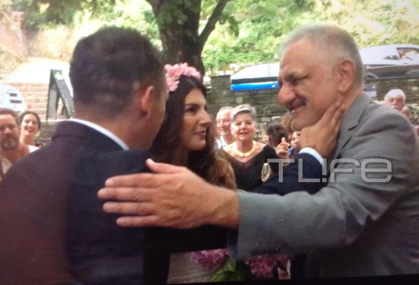 Ο Νίκος Πορτοκάλογλου πάντρεψε την κόρη του στο Πήλιο! Φωτογραφίες | tlife.gr