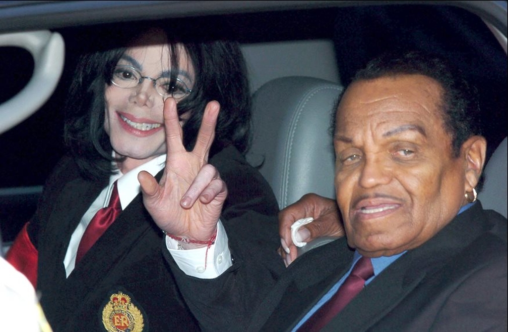 Σοκαριστικές αποκαλύψεις για τον πατέρα του Μάικλ Τζάκσον: Ευνούχισε τον γιο του με χημικά