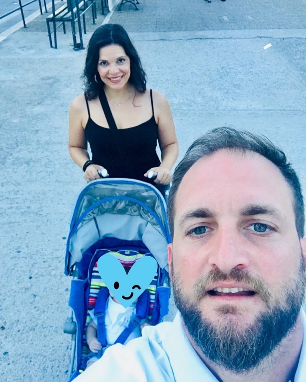 Μαρίνα Ασλάνογλου: Η βόλτα με τους άντρες της και η selfie