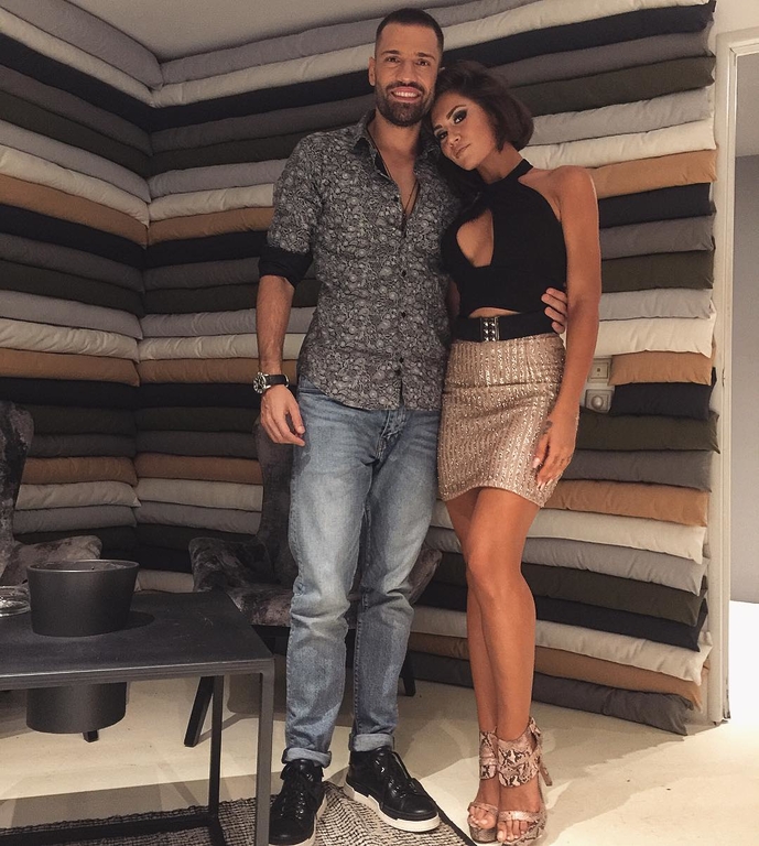 Έλενα Τσαγκρινού: Οι sexy πόζες που… «κολάζουν» το Instagram