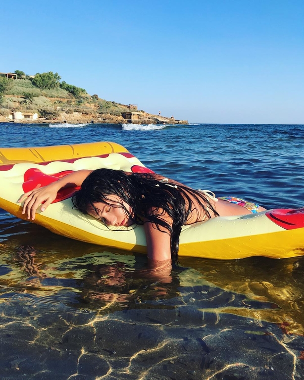Ελένη Βαϊτσου: Απολαμβάνει το καλοκαίρι και αναστατώνει στο Instagram