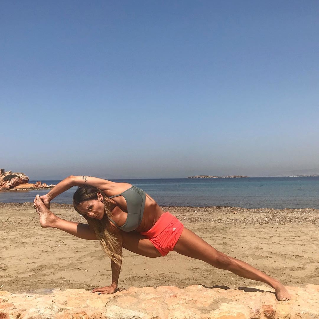 Σόφη Πασχάλη: Κάνει yoga ακόμα και στην παραλία
