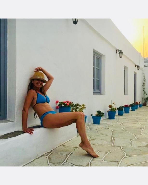 Το απίστευτο κορμί Ελληνίδας ηθοποιού στα 58 της χρόνια