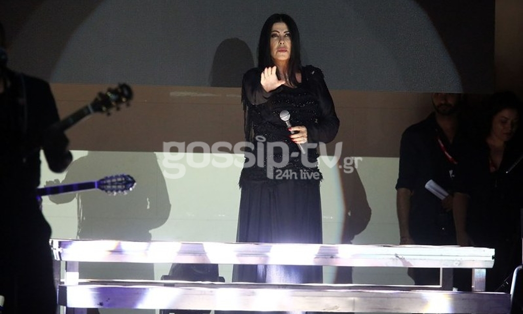 Άντζελα Δημητρίου: Η βροχή χάλασε την συναυλία της στο Βεάκειο