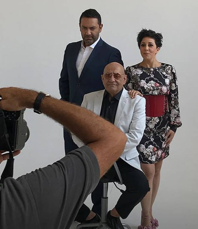Καφετζόπουλος: Οι πρώτες εικόνες από τα backstage της φωτογράφισης για τη σειρά «Έλα στη θέση μου»
