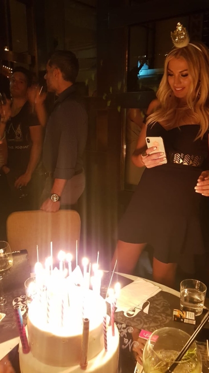 Η Κωνσταντίνα Σπυροπούλου με σέξι εμφάνιση γιόρτασε τα 30α της γενέθλια