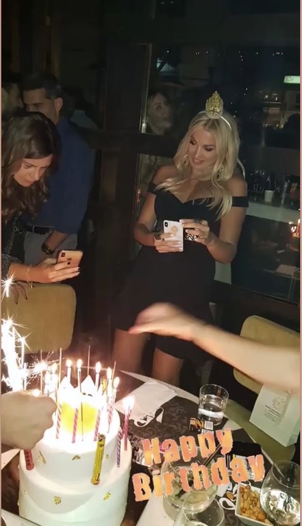 Η Κωνσταντίνα Σπυροπούλου με σέξι εμφάνιση γιόρτασε τα 30α της γενέθλια
