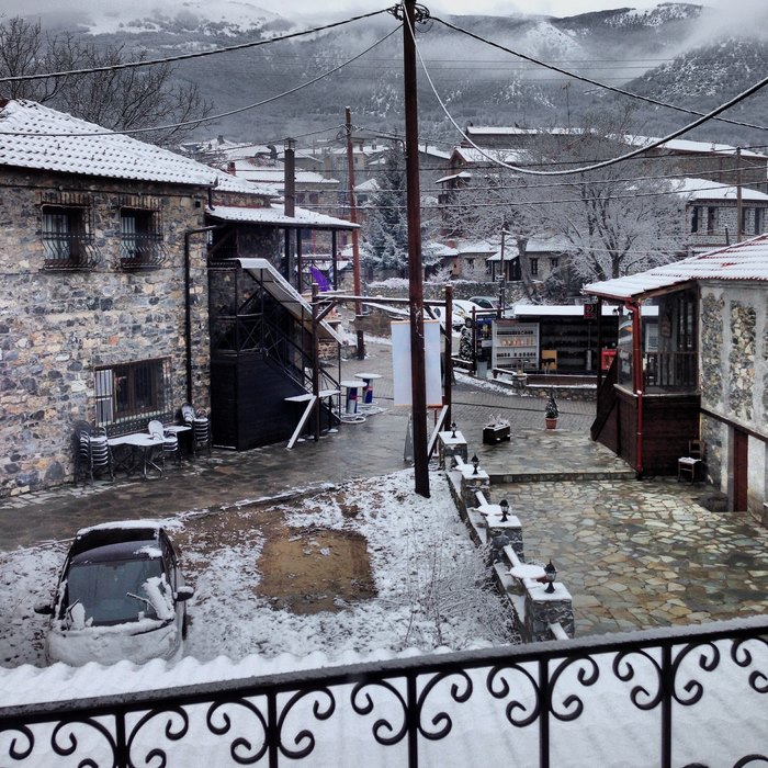 Η «Αράχωβα της Μακεδονίας»: Ένας υπέροχος πέτρινος οικισμός σε υψόμετρο 1.200 μέτρων - Εικόνα 8