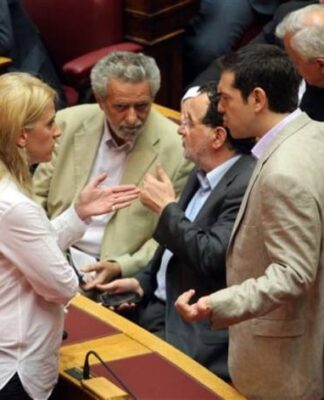 Διχασμός στο ΣΥΡΙΖΑ για το φλερτ με τους Καραμανλικούς