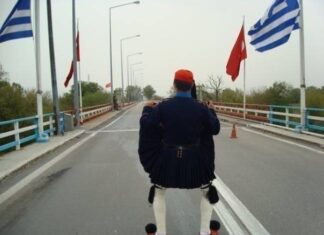 Ποιος γνωστός Έλληνας μπήκε ντυμένος τσολιάς στην Αγια Σοφιά;