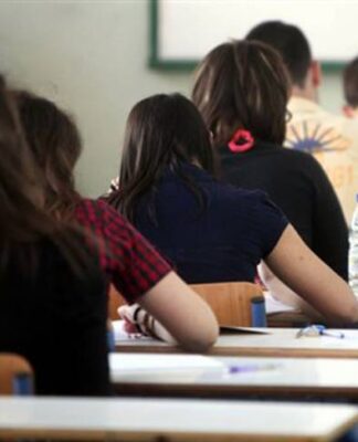 Δείτε τα θέματα της Νεοελληνικής Γλώσσας όπως δόθηκαν στους μαθητές