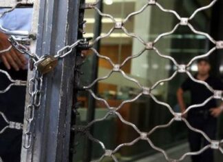 Δεν υπάρχει: Δείτε για ποιο λόγο έβαλε «λουκέτο» στο κατάστημά του