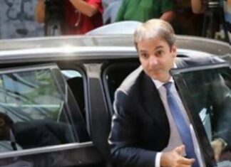Νέα εμπλοκή: Η τρόικα ζητεί την διαθεσιμότητα 5.000 εκπαιδευτικών