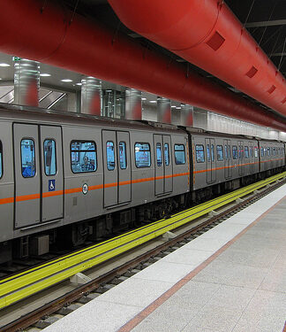 Διαθέσιμα τα πρώτα 250 εκ. ευρώ για το μετρό του Πειραιά