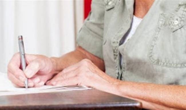Επιστολή 96χρονης δανειολήπτριας σε τράπεζα που πραγματικά τα… σπάει!