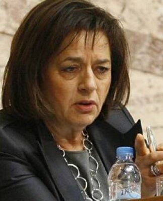 Eσπευσμένα το νοσοκομείο η Βάσω Παπανδρέου μετά από ατύχημα στην Ύδρα