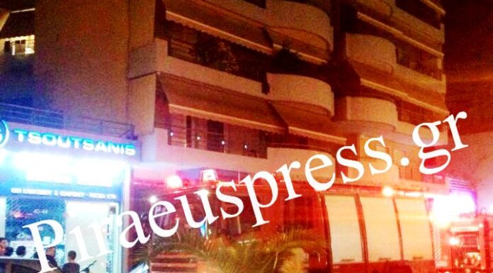 Αποκλειστικές φωτογραφίες από την πυρκαγιά στα Καμίνια