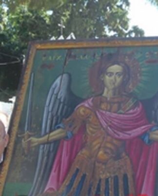 Δάκρυσε η εικόνα του Ταξιάρχη (Bίντεο+φωτο)
