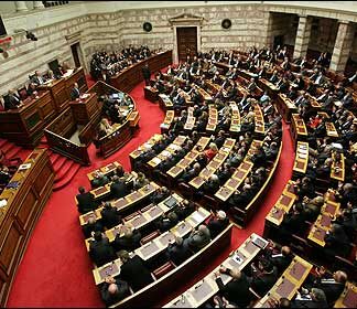 Οι χούντες γεννιούνται όταν οι Δημοκράτες καταλύουν τη Δημοκρατία!