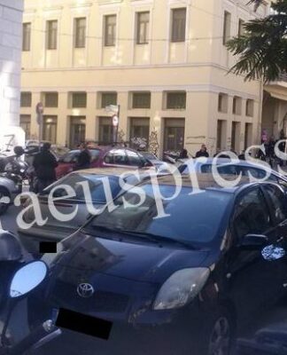 ΠΕΙΡΑΙΑΣ: Διπλοπαρακαρισμένα παντού – κόλαση η μετακίνηση!