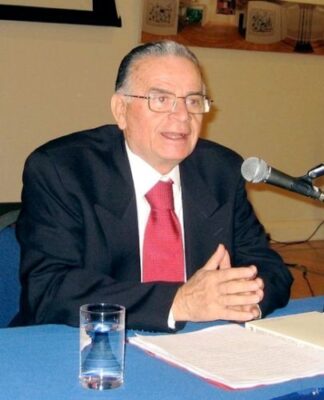 Ομιλία Σαράντου Καργάκου για την ελληνική γλώσσα στη Δημοτική Πινακοθήκη Πειραιά