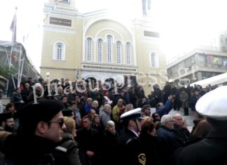 ΑΓΙΟΣ ΣΠΥΡΙΔΩΝΑΣ: Σε πανηγυρικό κλίμα ο Πειραιάς τίμησε τον Προστάτη-Άγιο του (Φωτο + Βίντεο)