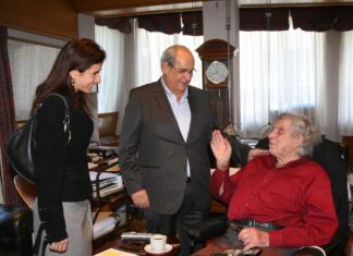 Συνάντηση Μιχαλολιάκου – Θεοδωράκη για τον Πειραιά