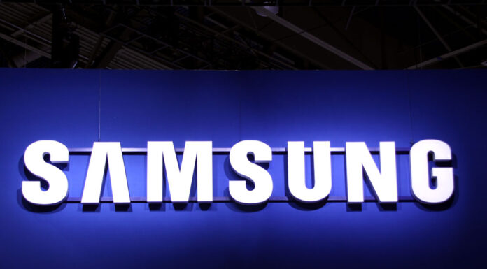 ΠΕΙΡΑΙΑΣ: Η Samsung πιάνει λιμάνι