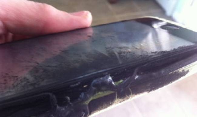 iPhone 5c πήρε φωτιά στην τσέπη 14χρονου κοριτσιού