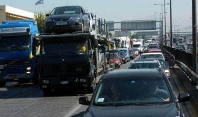 Τροχαίο στην Εθνική Οδό – Ουρές χιλιομέτρων στο ρεύμα προς Πειραιά