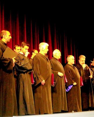 Συναυλία θρησκευτικής μουσικής στο ασφυκτικα γεμάτο Δημοτικό Θέατρο Πειραιά