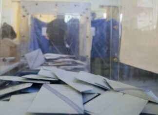 Εκλογές 2014 – Δείτε τι έβαλε μέσα στο φάκελο ψηφοφόρος στη Νίκαια! (Φωτο)
