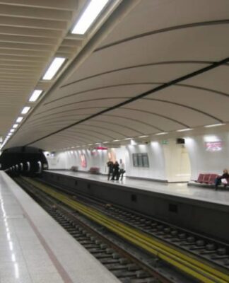 Αποπειράθηκε να αυτοκτονήσει στο μετρό στη Δάφνη – Έπεσε στις ράγες