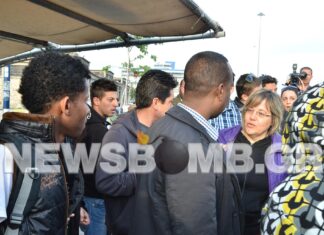 ΒΙΝΤΕΟ και ΦΩΤΟΓΡΑΦΙΕΣ από την άφιξη των διασωθέντων μεταναστών στο Λιμάνι του Πειραιά