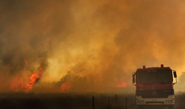Μεγάλη φωτιά στη Μάνη – Εκκενώθηκε χωριό