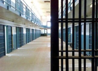 ΦΥΛΑΚΕΣ ΚΟΡΥΔΑΛΛΟΥ: Προφυλακισμένος έδωσε 2.500 ευρώ για… πούρα και χαβιάρι