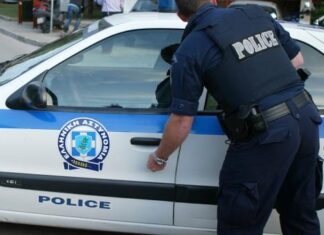 ΣΟΚ ΣΤΟ ΠΑΓΚΡΑΤΙ: Γυναίκα κρατούσε στο σπίτι τη νεκρή μητέρα της από το 2012