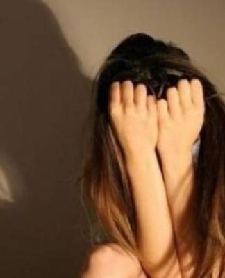 Φρίκη: Πατέρας βίαζε την ανήλικη κόρη του μπροστά στη μητέρα της