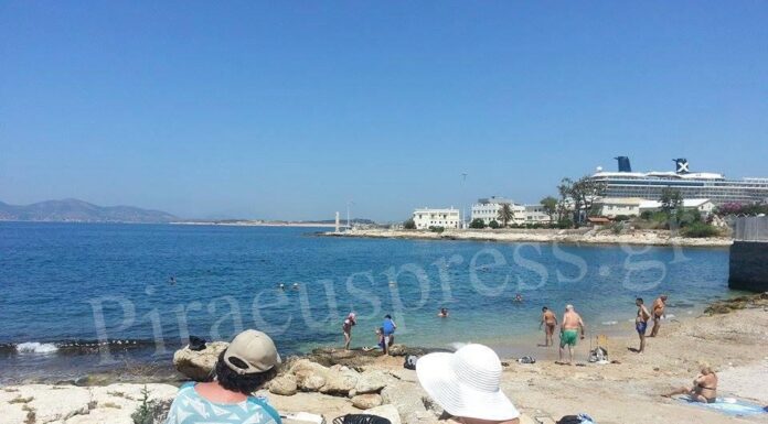 Ξεκίνησαν τα μπάνια τους οι Πειραιώτες στις παραλίες της πόλης (φωτορεπορτάζ)