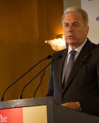 MRB: O Αβραμόπουλος ευρείας και υπεροκομματικής αποδοχής (ΠΙΝΑΚΑΣ)