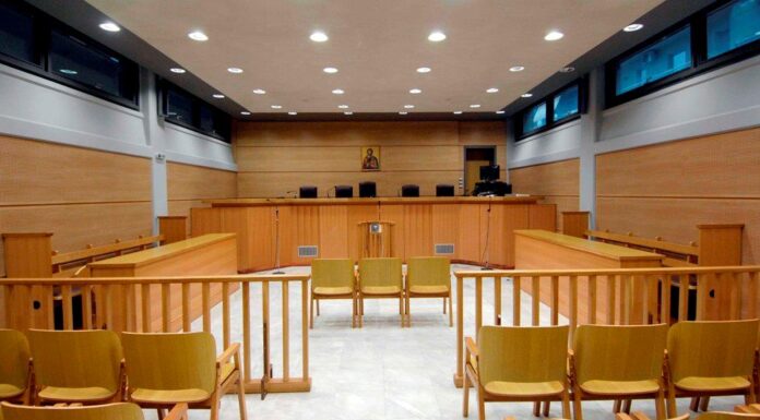 Απέχουν από τα καθήκοντά τους οι δικηγόροι Πειραιά