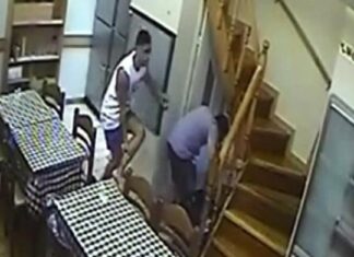 ΣΥΛΛΗΨΗ ΜΑΖΙΩΤΗ: Νέο βίντεο-ντοκουμεντο δείχνει τον τραυματισμένο αυστραλό τουρίστα