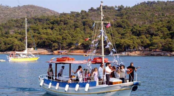 Ο παραμυθένιος γάμος Δούνια – Μουρατίδη στις Σπέτσες (φωτο)