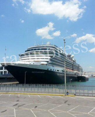 Το κρουαζιερόπλοιο Nieuw Amsterdam στο λιμάνι του Πειραιά (φωτορεπορτάζ)