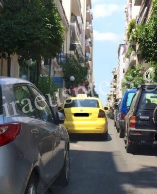 ΠΕΙΡΑΙΑΣ: Αυτό είναι παρκάρισμα στην Κουντουριώτου! (Φωτο)