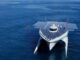 Αυτό είναι το μεγαλύτερο ηλιακό catamaran που θα έρθει στον Πειραιά (φωτο)