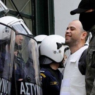 ΣΥΛΛΗΨΗ ΝΙΚΟΥ ΜΑΖΙΩΤΗ: Δείτε τι γράφουν τα ξένα Μέσα Μαζικής Ενημέρωσης
