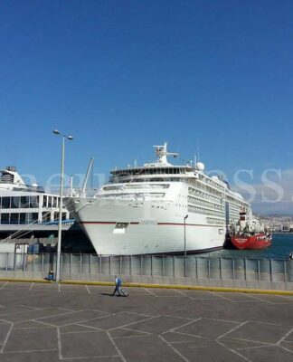 EUROPA 2: Ένα “θηρίο” στον Πειραιά! (φωτο)