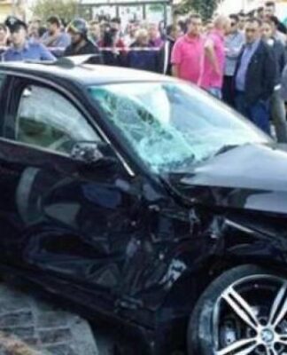 Τραγωδία: Μεθυσμένος έπεσε με ΙΧ σε καφετέρια